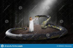 serpente-surreale-natura-legno-ragazza-128996432